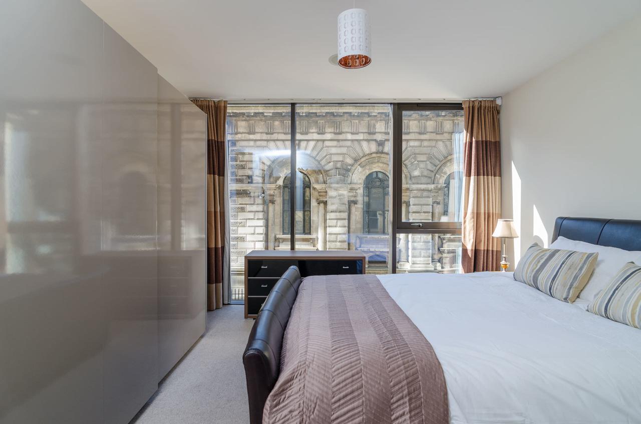 Apartment Custom House Square: Cathedral Quarter Belfast
